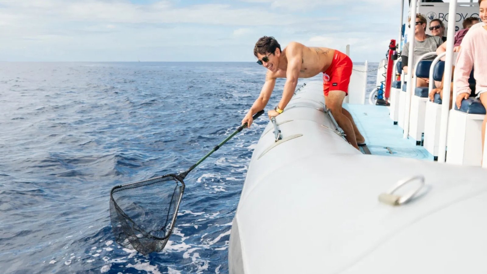 body glove hawaii's ocean cleanup tour